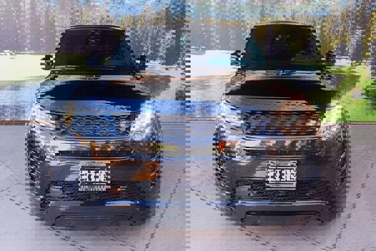 Used 2023 Land Rover Range Rover Evoque R-Dynamic SE image 2