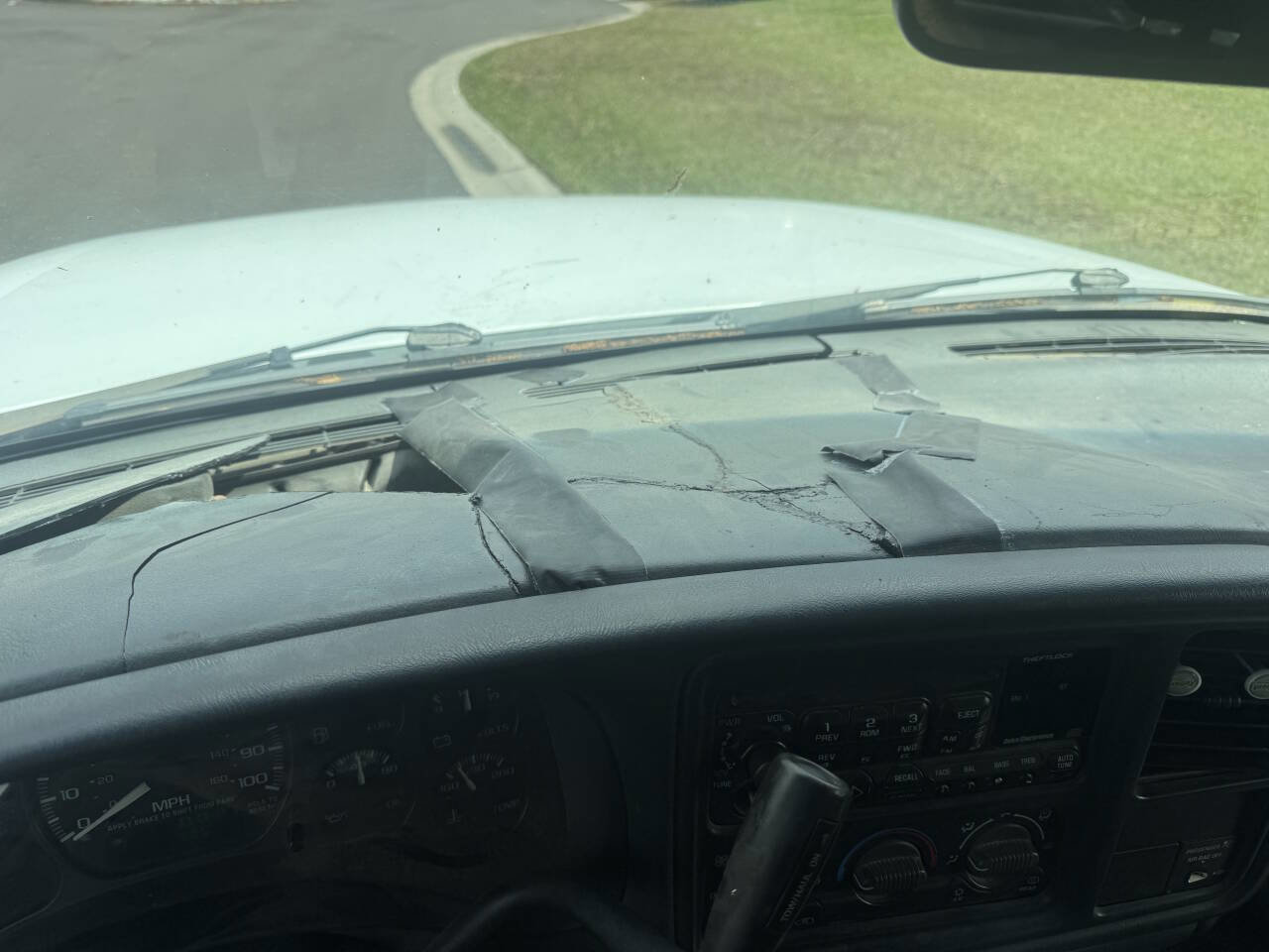Used 2002 Chevrolet Silverado 2500 LS w/ Off-Road Skid Plate Pkg AWD/4WD image 10