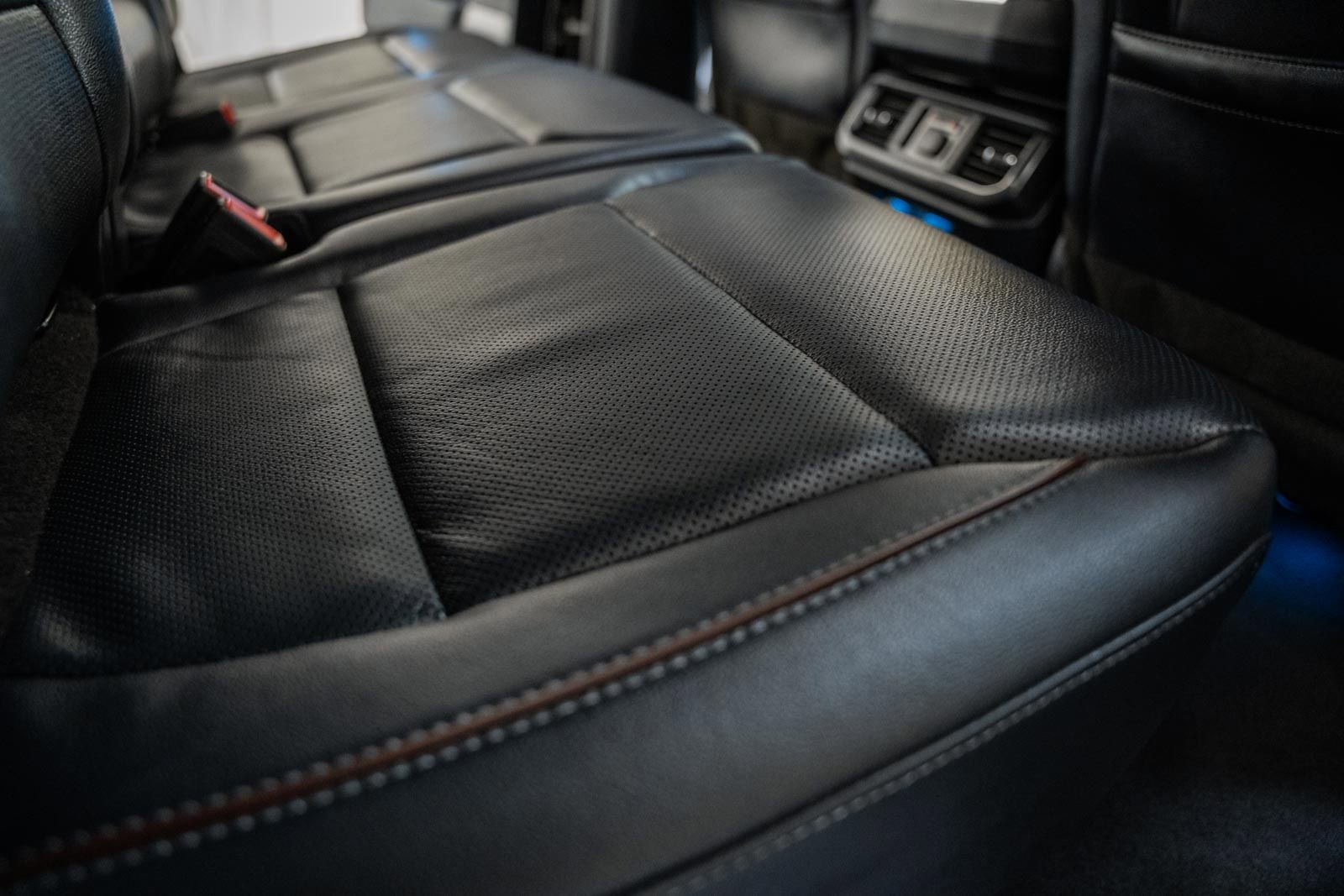 Certified 2023 Ford F150 Lariat w/ Equipment Group 502A High image 40