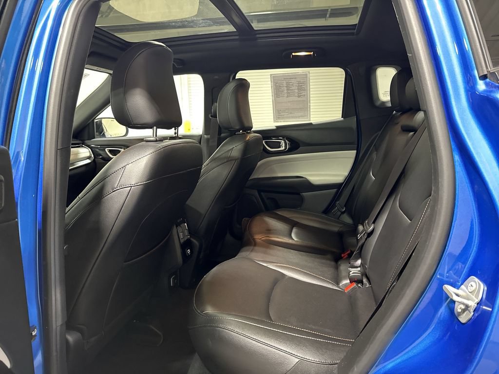 Used 2024 Jeep Compass Limited w/ Sun and Sound Group AWD/4WD image 23