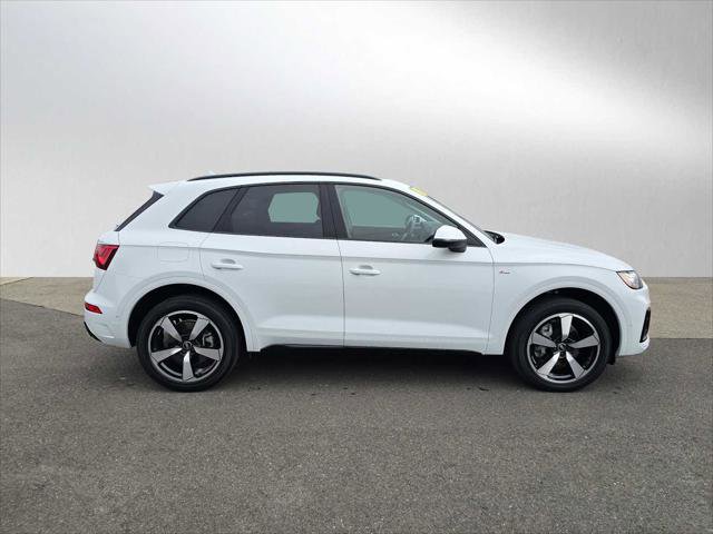 Used 2023 Audi Q5 2.0T Prestige w/ Prestige Package image 2