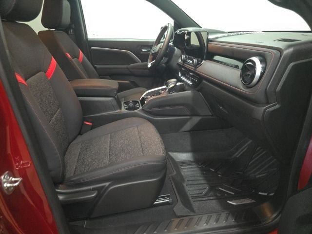 Used 2024 Chevrolet Colorado Z71 w/ Z71 Convenience Package 2 AWD/4WD image 3