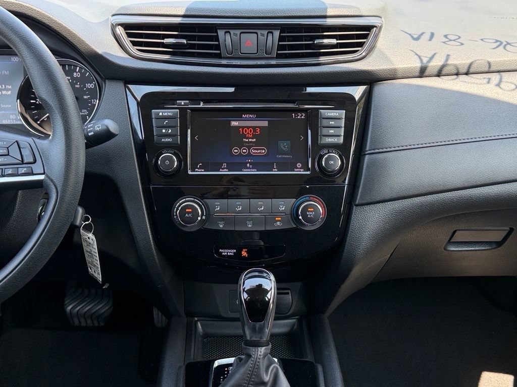 Used 2019 Nissan Rogue S FWD image 17