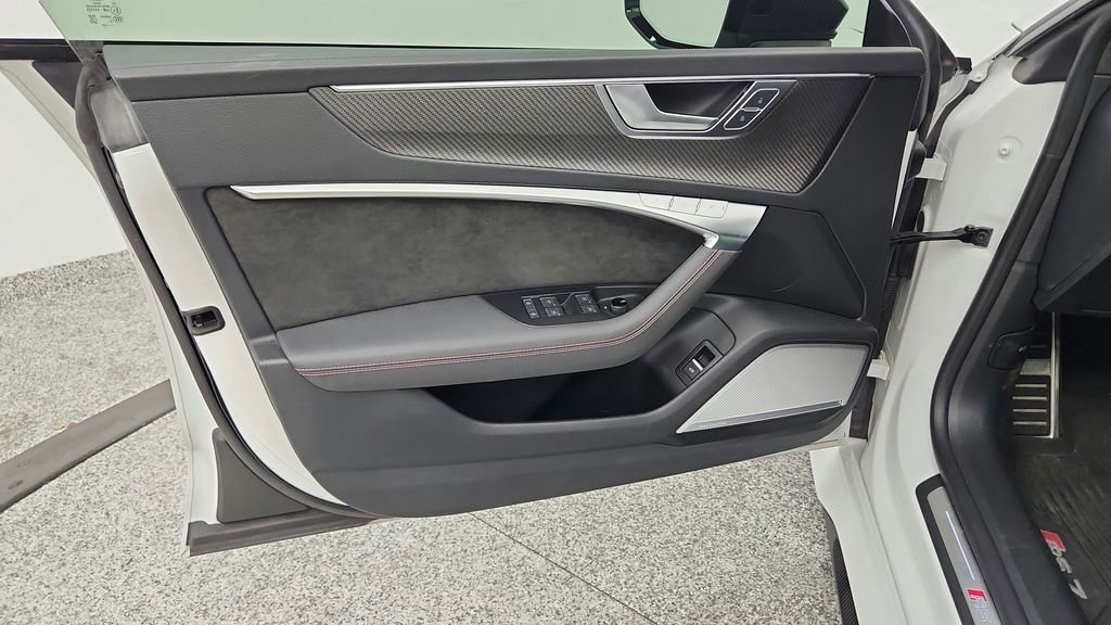 Used 2021 Audi RS 7 Sportback w/ Carbon Optic Package image 31