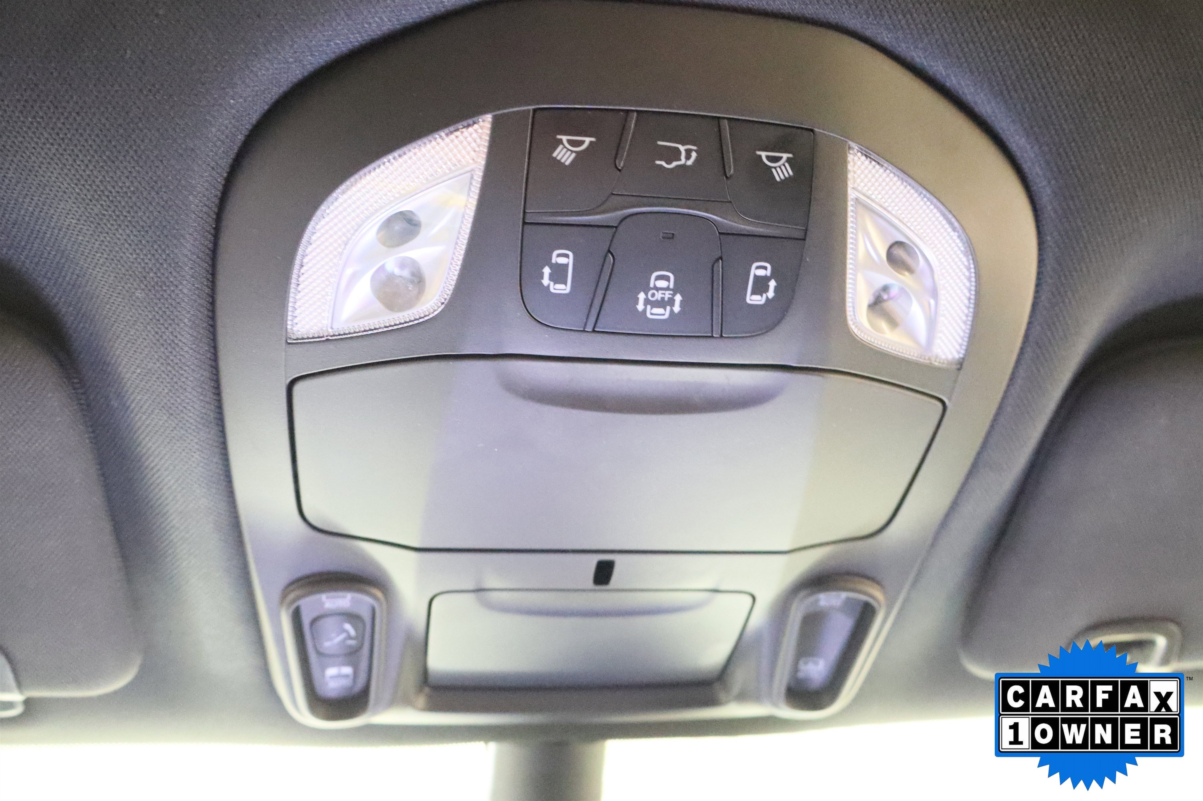 Used 2025 Chrysler Pacifica Limited image 28