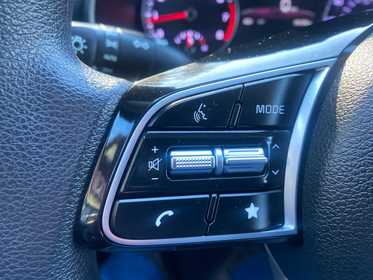 Used 2023 Kia Forte LX image 12