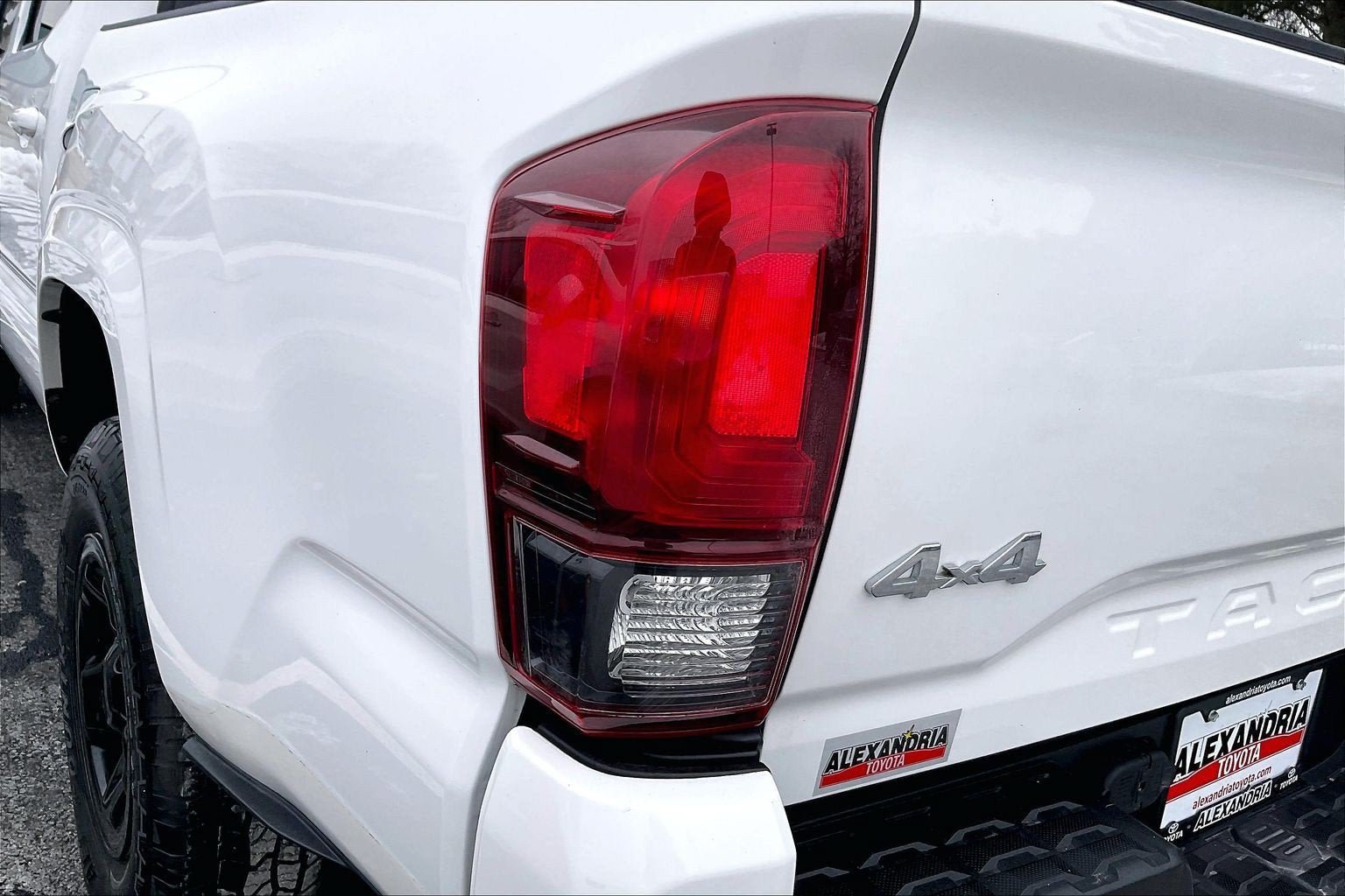 Used 2020 Toyota Tacoma SR AWD/4WD image 26