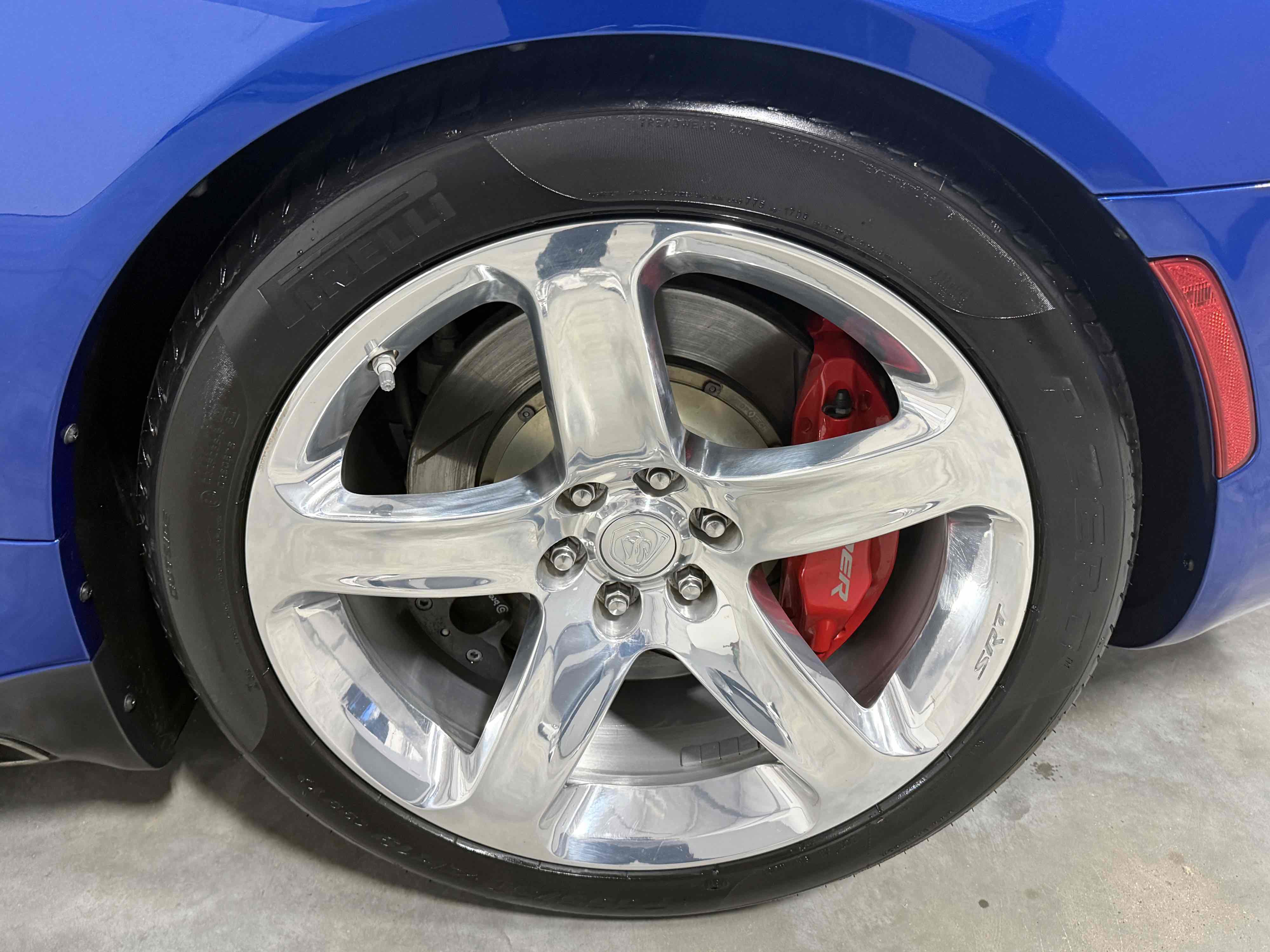 Used 2013 SRT Viper GTS w/ GTS Laguna Interior Pkg image 21