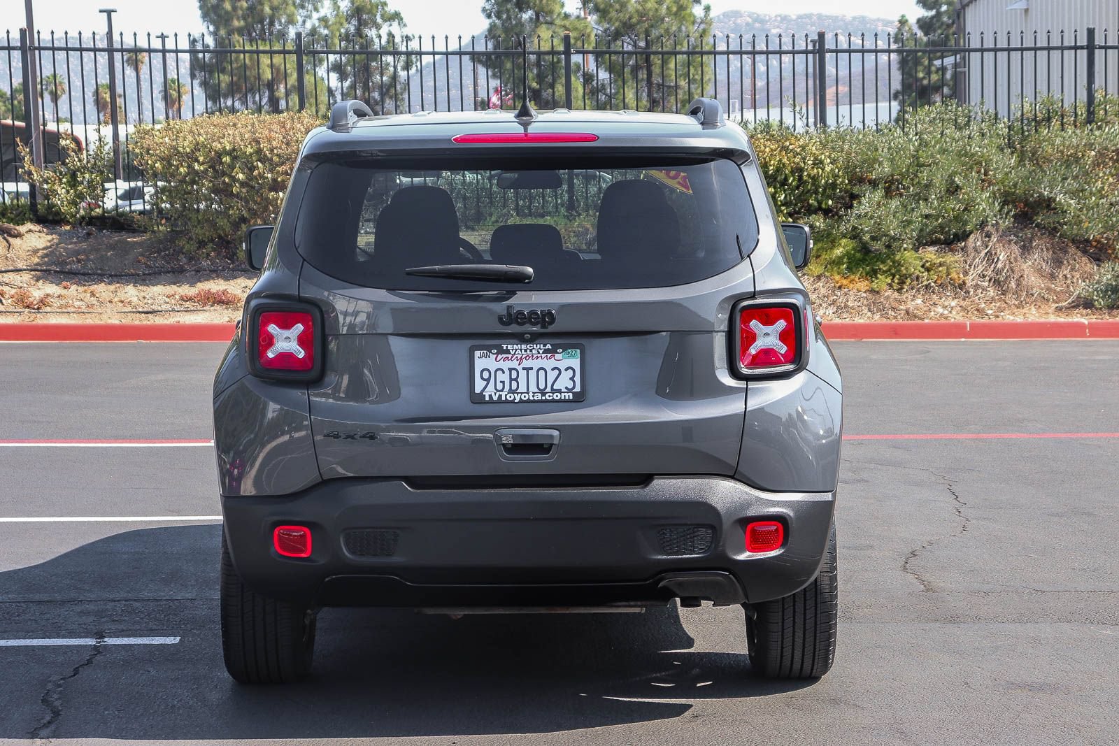 Used 2022 Jeep Renegade Altitude AWD/4WD image 6