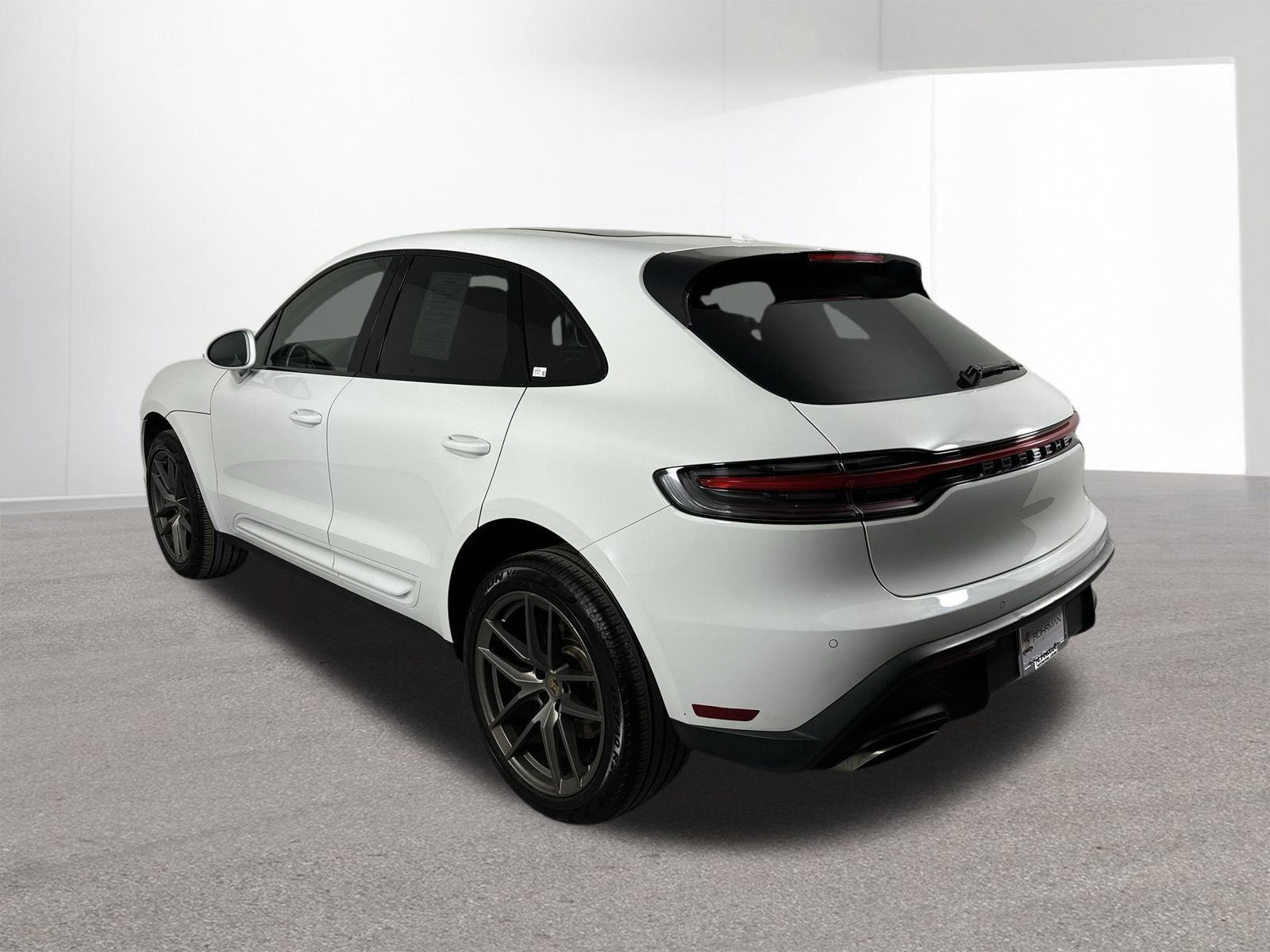 Used 2023 Porsche Macan image 31