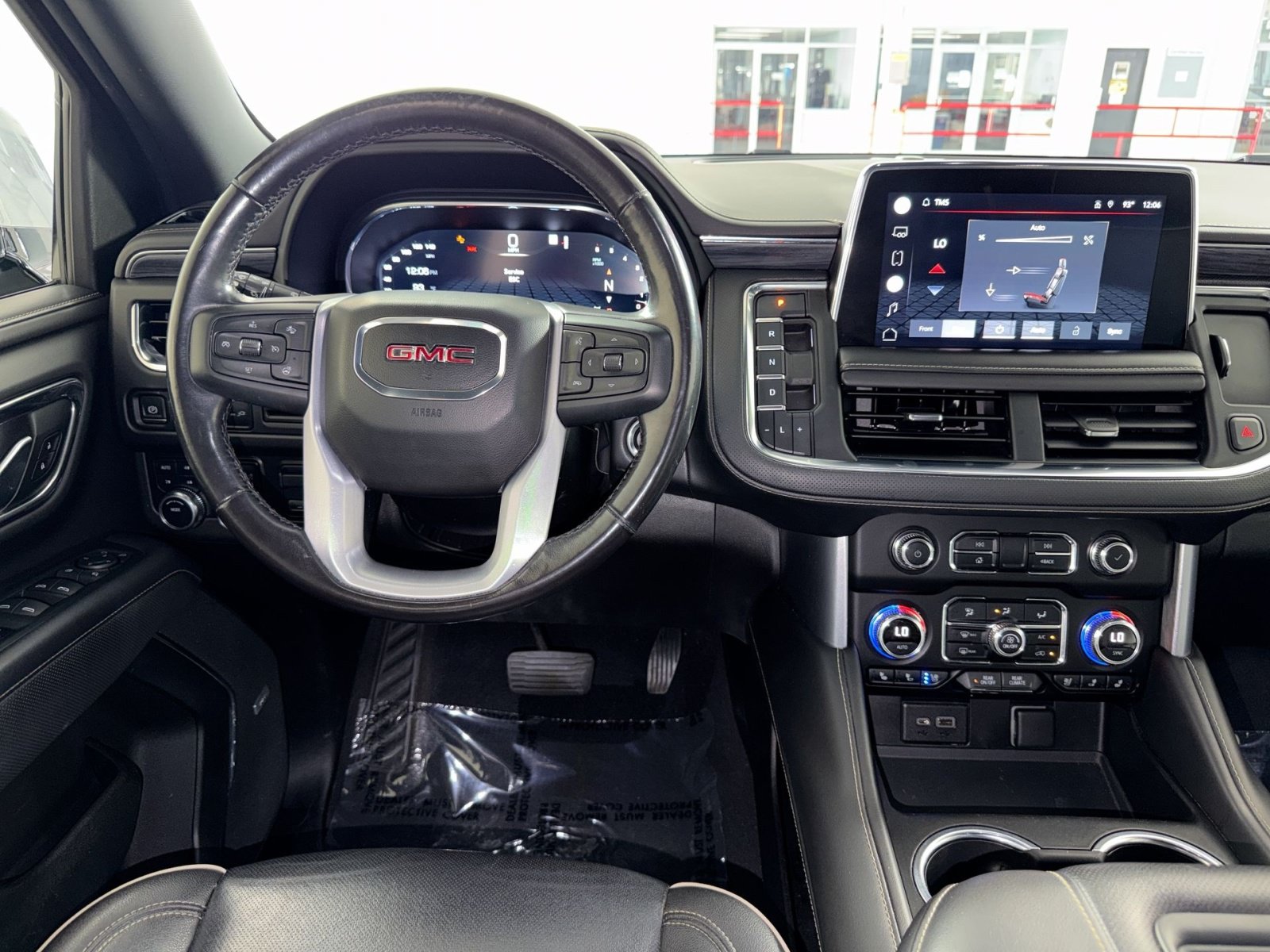 Used 2022 GMC Yukon SLT w/ SLT Premium Package AWD/4WD image 16