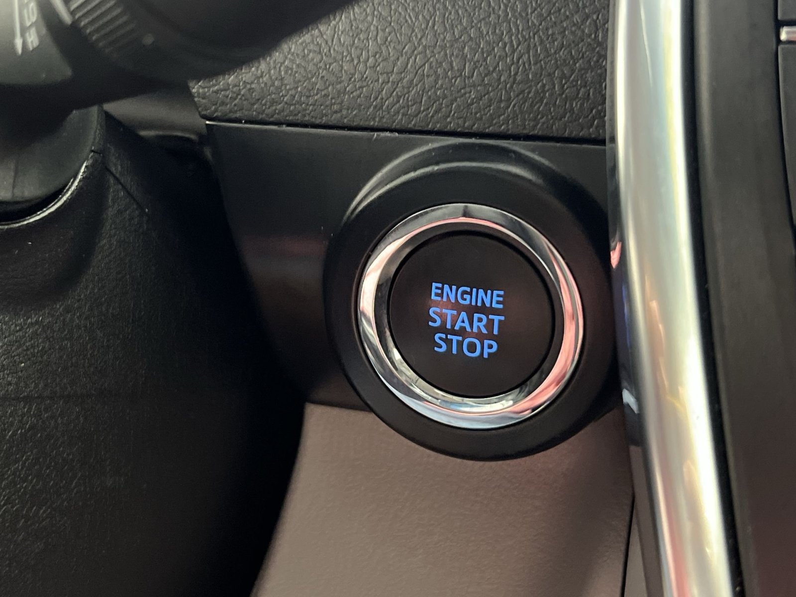Used 2016 Toyota Camry XLE FWD image 32