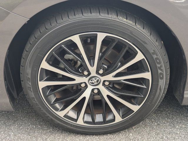 Used 2020 Toyota Camry SE image 11