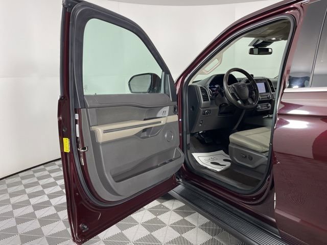 Used 2020 Ford Expedition XLT image 16