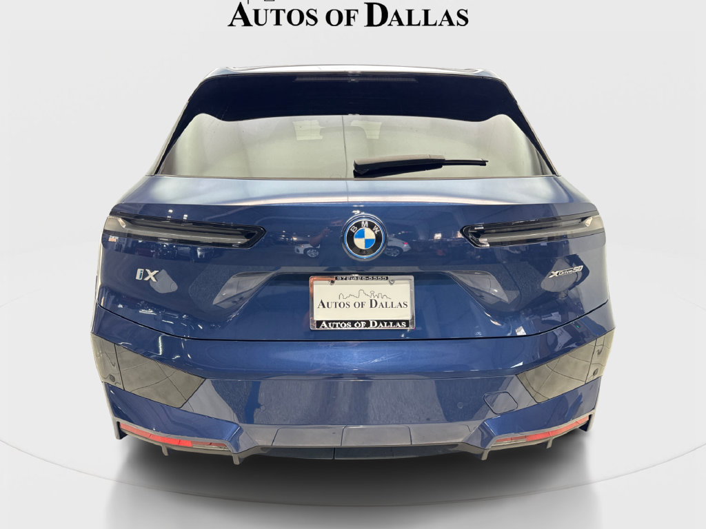 Used 2024 BMW iX xDrive50 w/ Sport Package AWD/4WD image 8