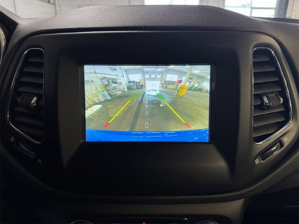 Used 2019 Jeep Compass Latitude w/ Cold Weather Group image 18