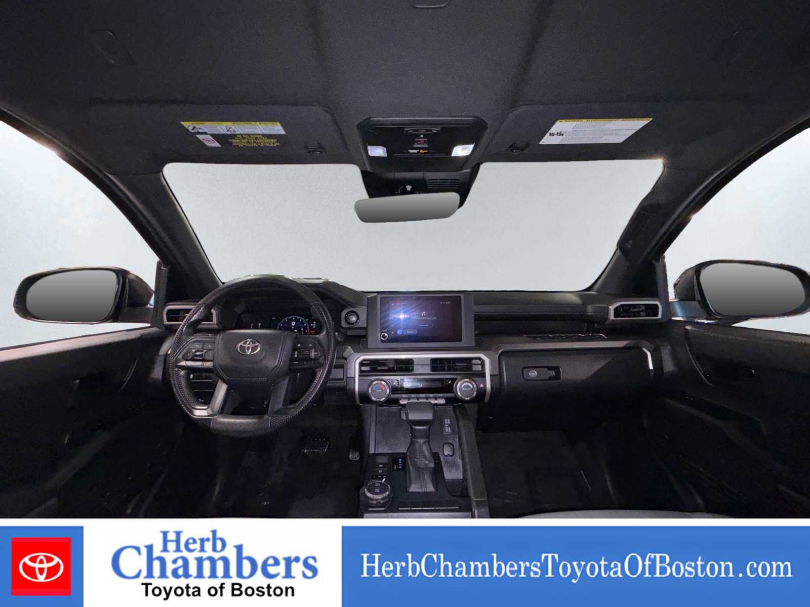 Used 2025 Toyota Tacoma SR5 AWD/4WD image 5