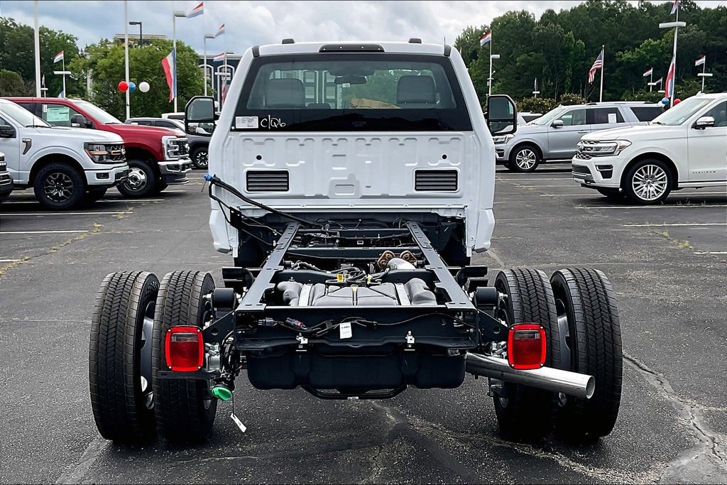 New 2025 Ford F550 2WD Regular Cab Super Duty image 4