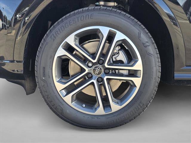 Certified 2025 Audi Q5 Premium w/ Convenience Package AWD/4WD image 9