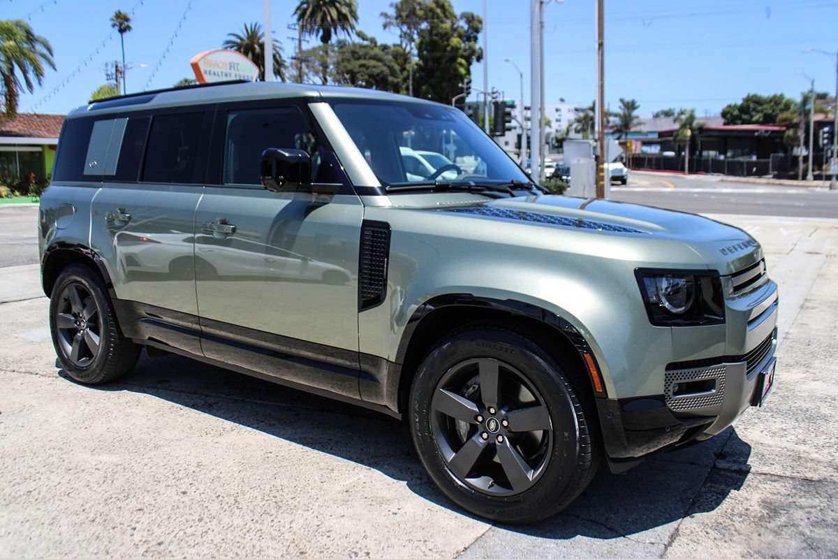 Used 2022 Land Rover Defender 110 X-Dynamic SE AWD/4WD image 8