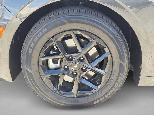 Used 2025 Kia K5 LXS image 22