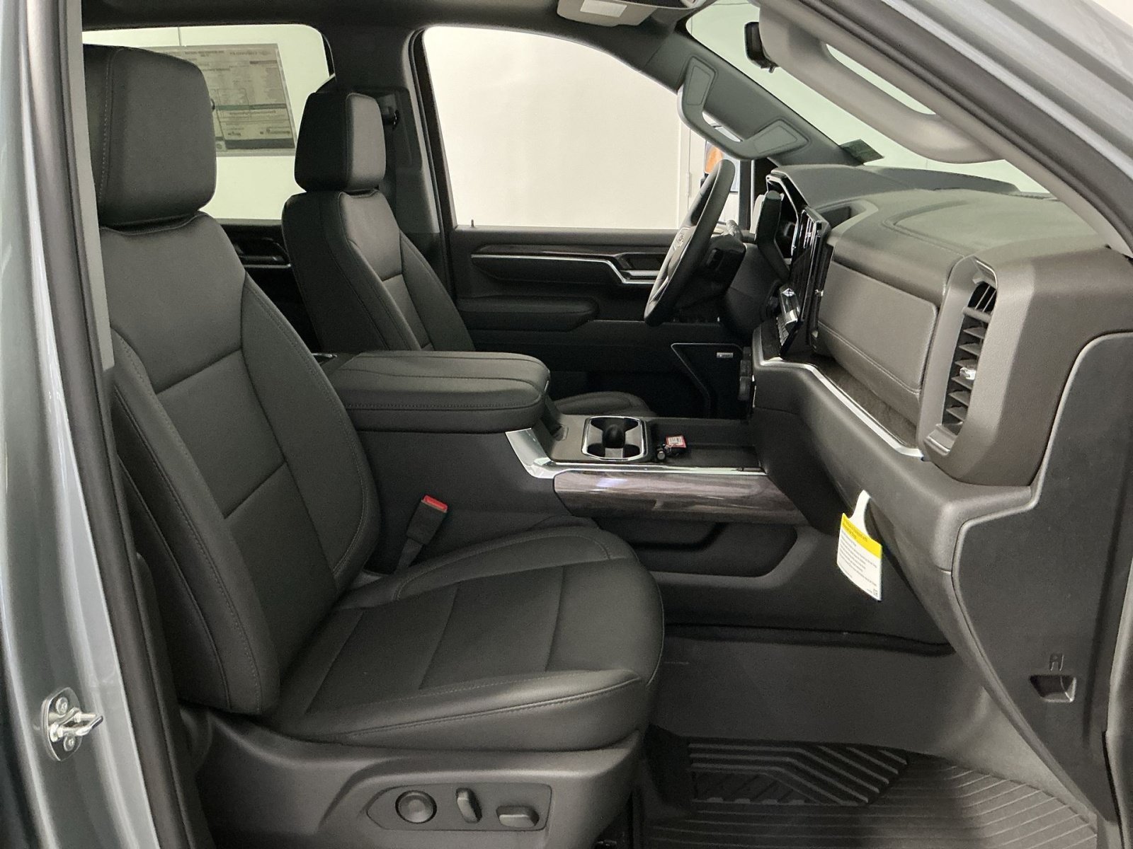 New 2026 Chevrolet Silverado 2500 LTZ w/ LTZ Plus Package AWD/4WD image 26