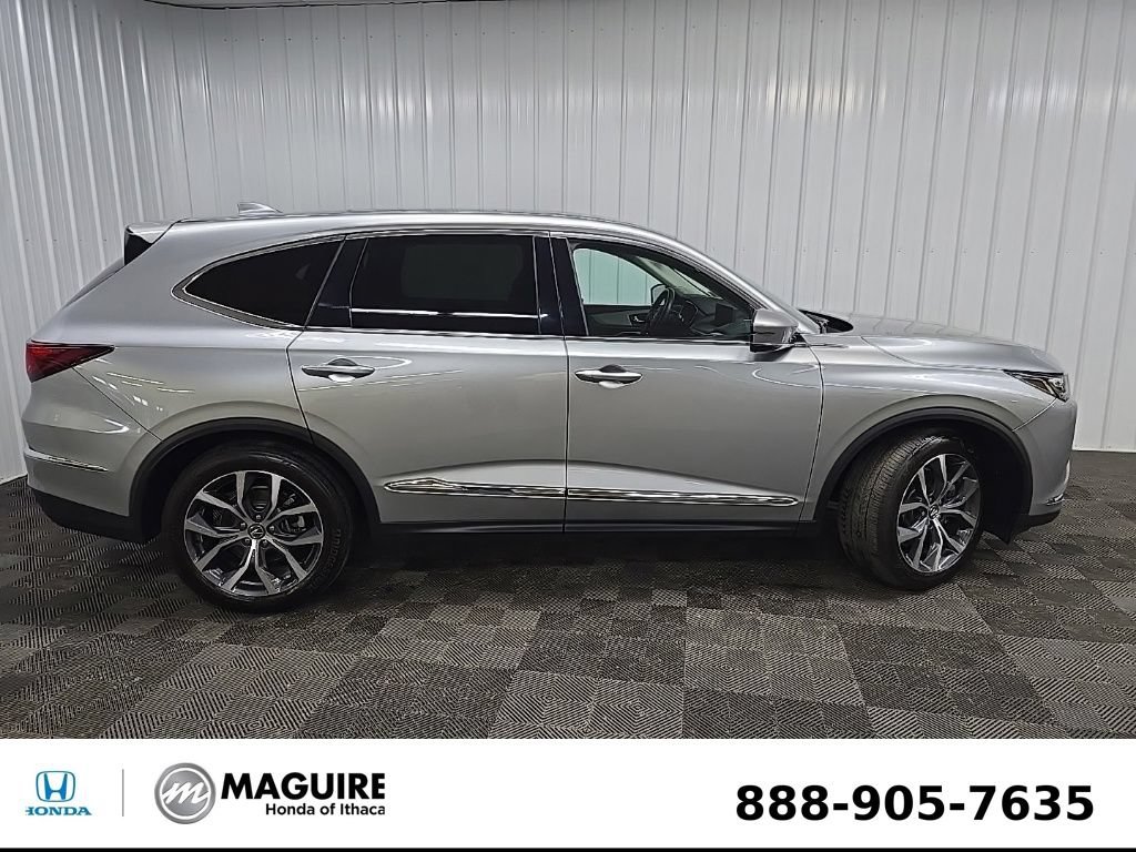 Used 2023 Acura MDX SH-AWD w/ Technology Package image 2