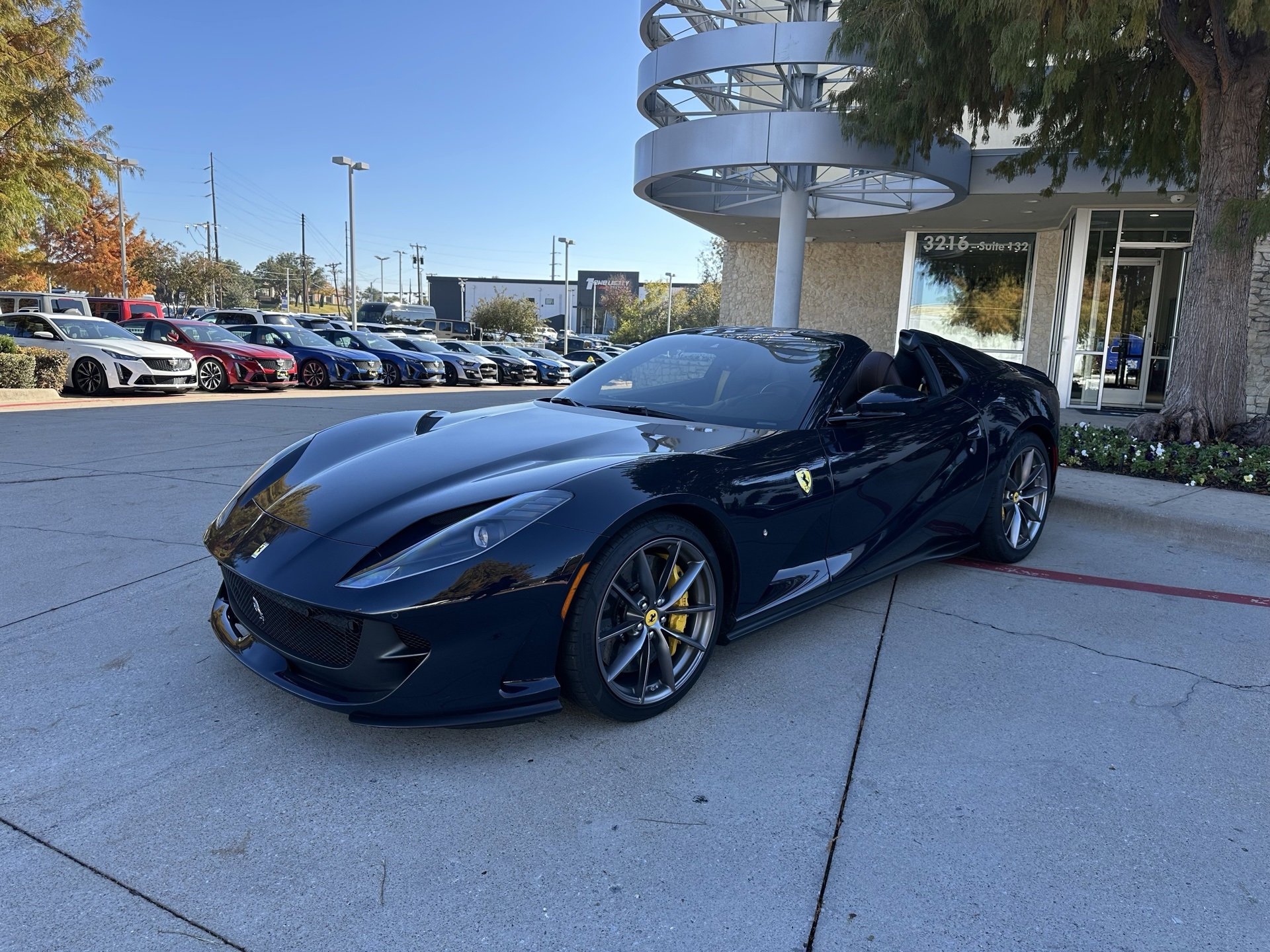 Used 2021 Ferrari 812 GTS image 1