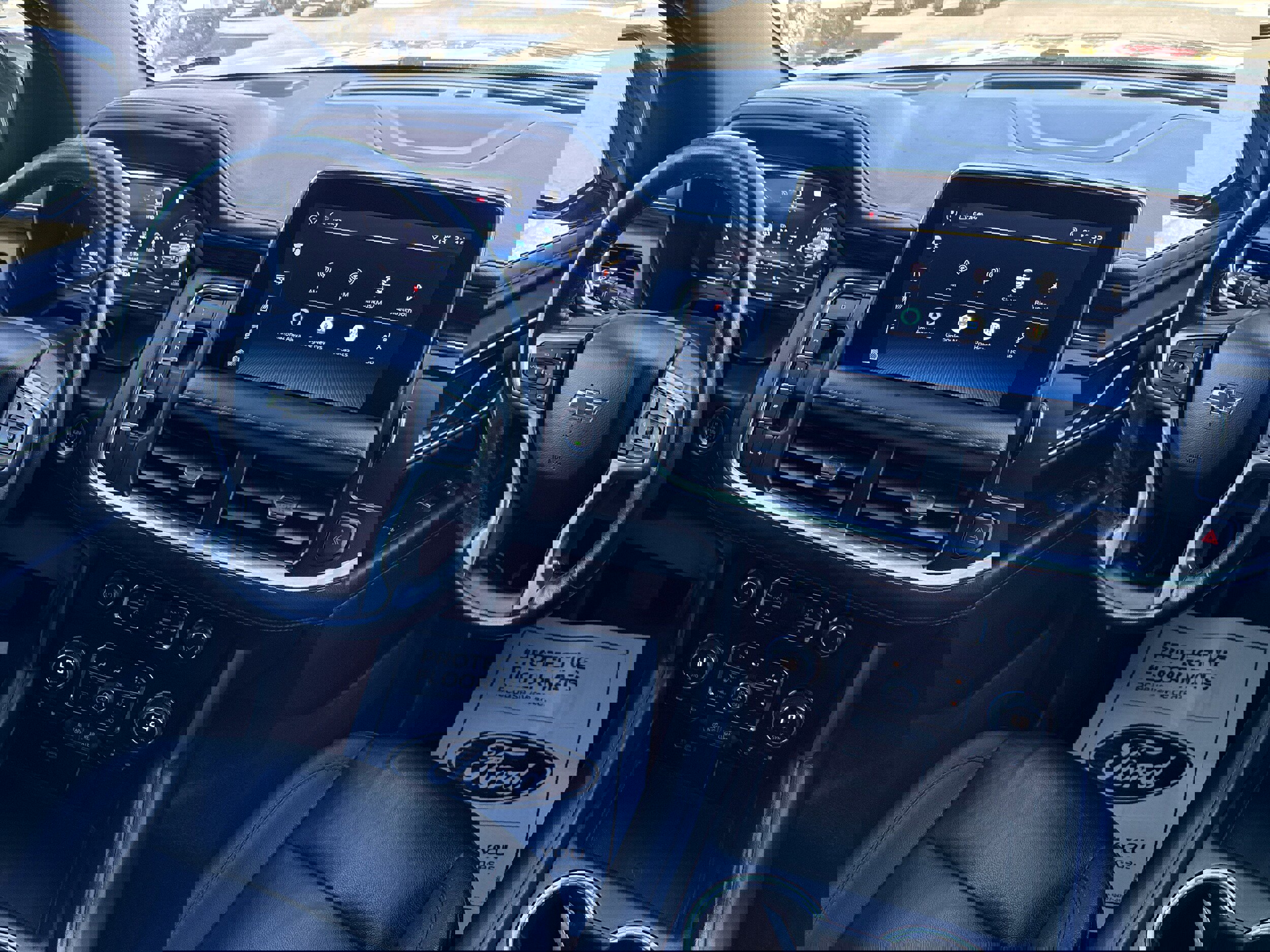 Used 2022 Chevrolet Tahoe Z71 w/ Luxury Package image 14