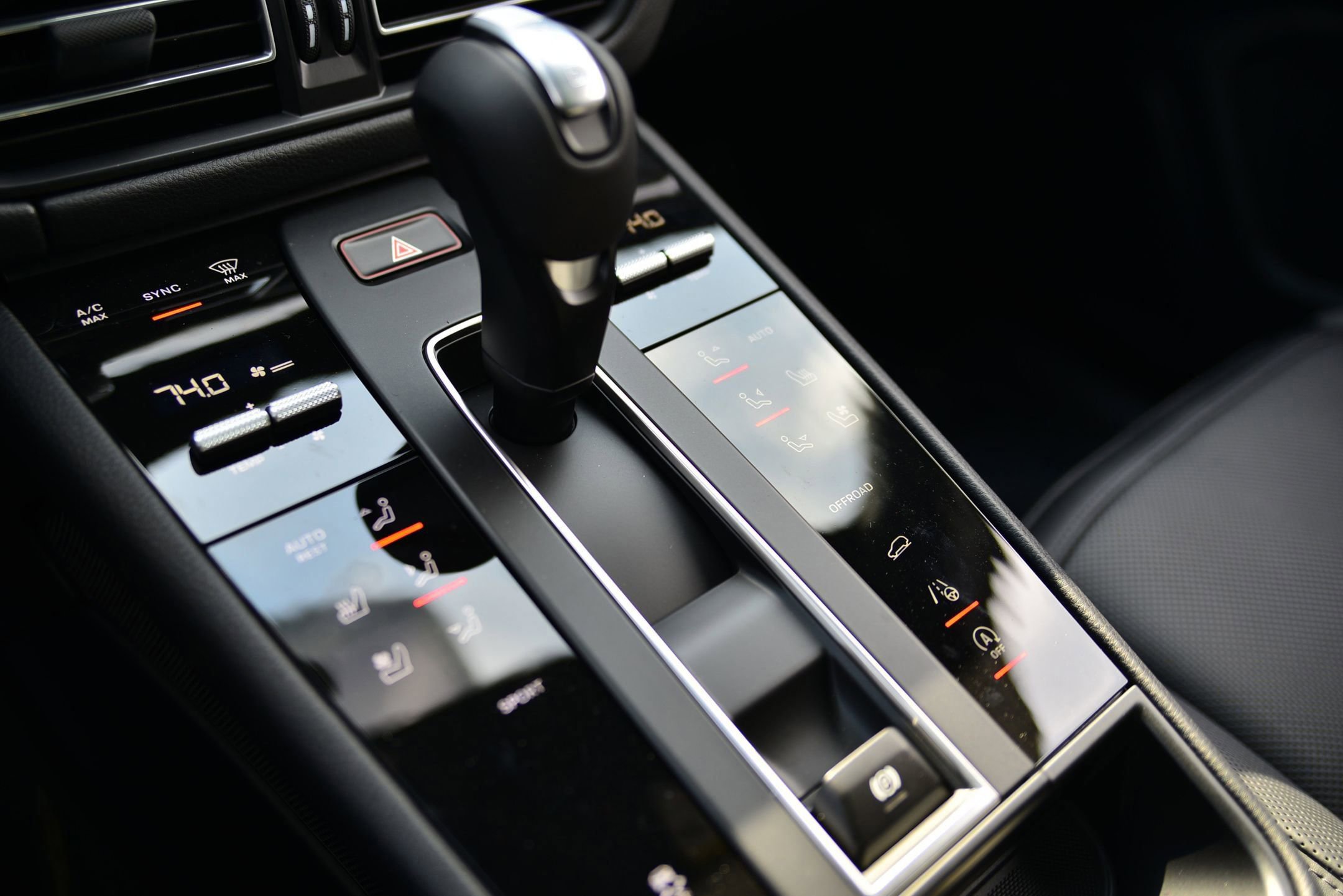 Used 2025 Porsche Macan image 17