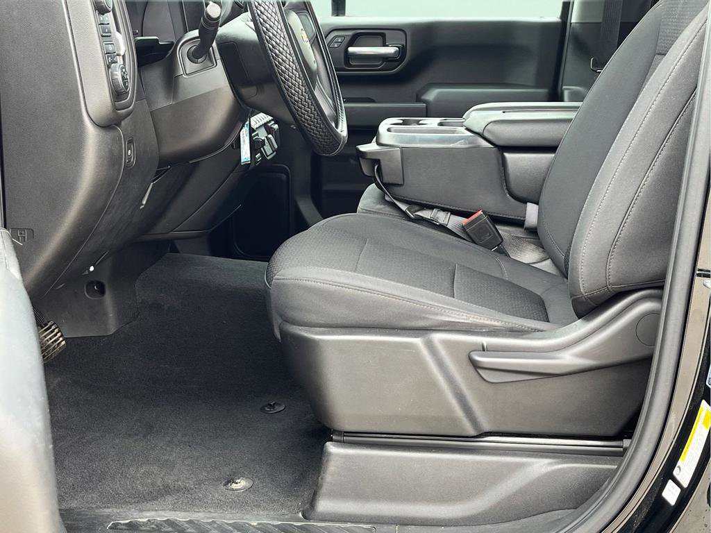 Used 2022 Chevrolet Silverado 2500 Custom w/ Custom Value Package image 15