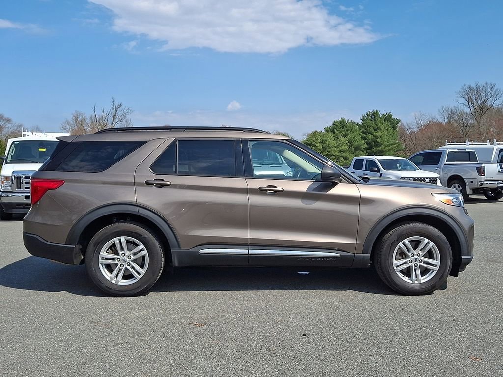Used 2021 Ford Explorer XLT w/ Equipment Group 202A image 7