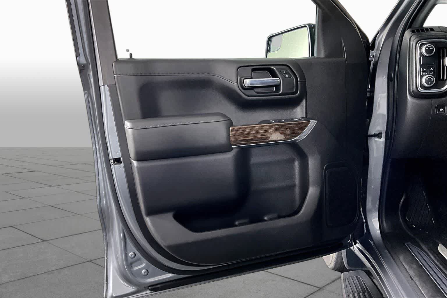 Used 2020 GMC Sierra 1500 Elevation w/ Elevation Value Package RWD image 21