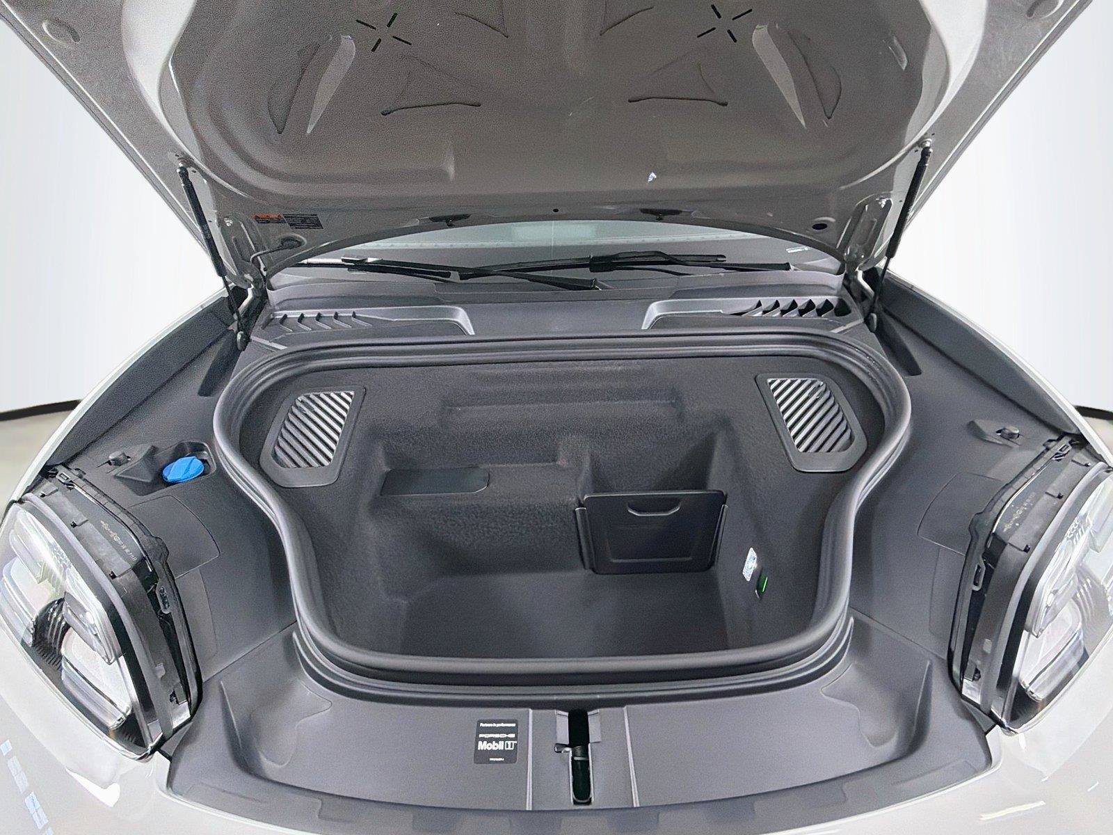 Certified 2026 Porsche Macan Electric RWD image 36