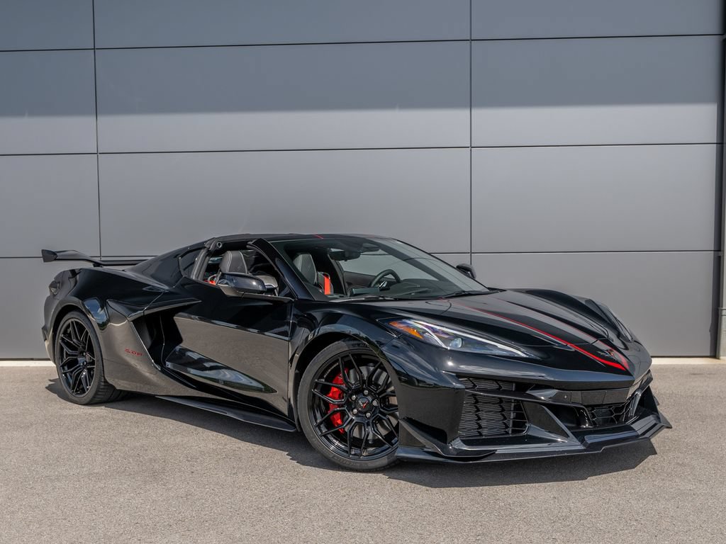 Used 2024 Chevrolet Corvette Z06 RWD image 6