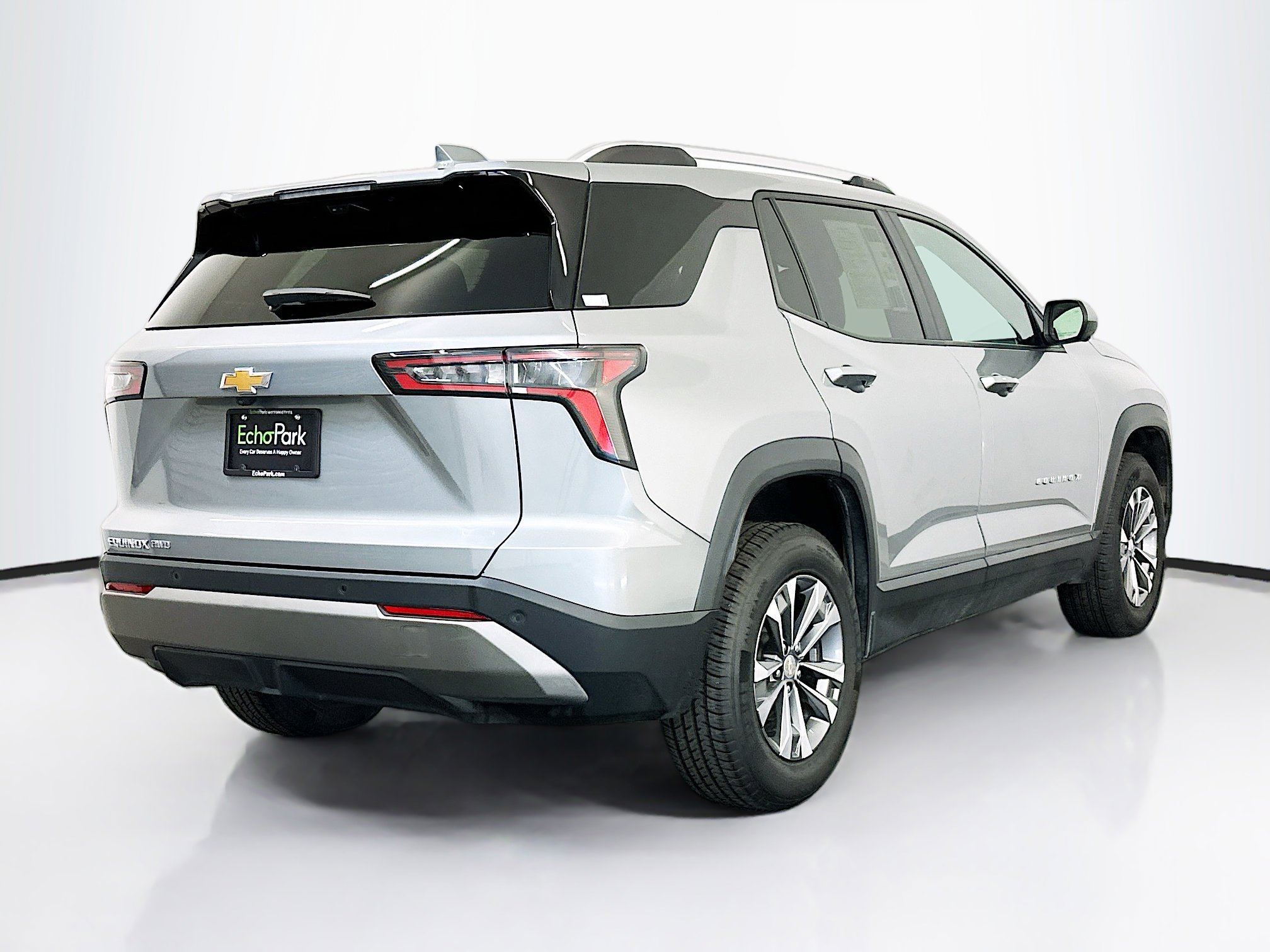 Used 2025 Chevrolet Equinox LT w/ Convenience Package II AWD/4WD image 9