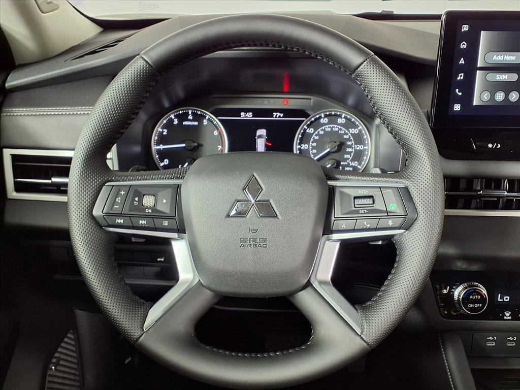New 2025 Mitsubishi Outlander SE image 23