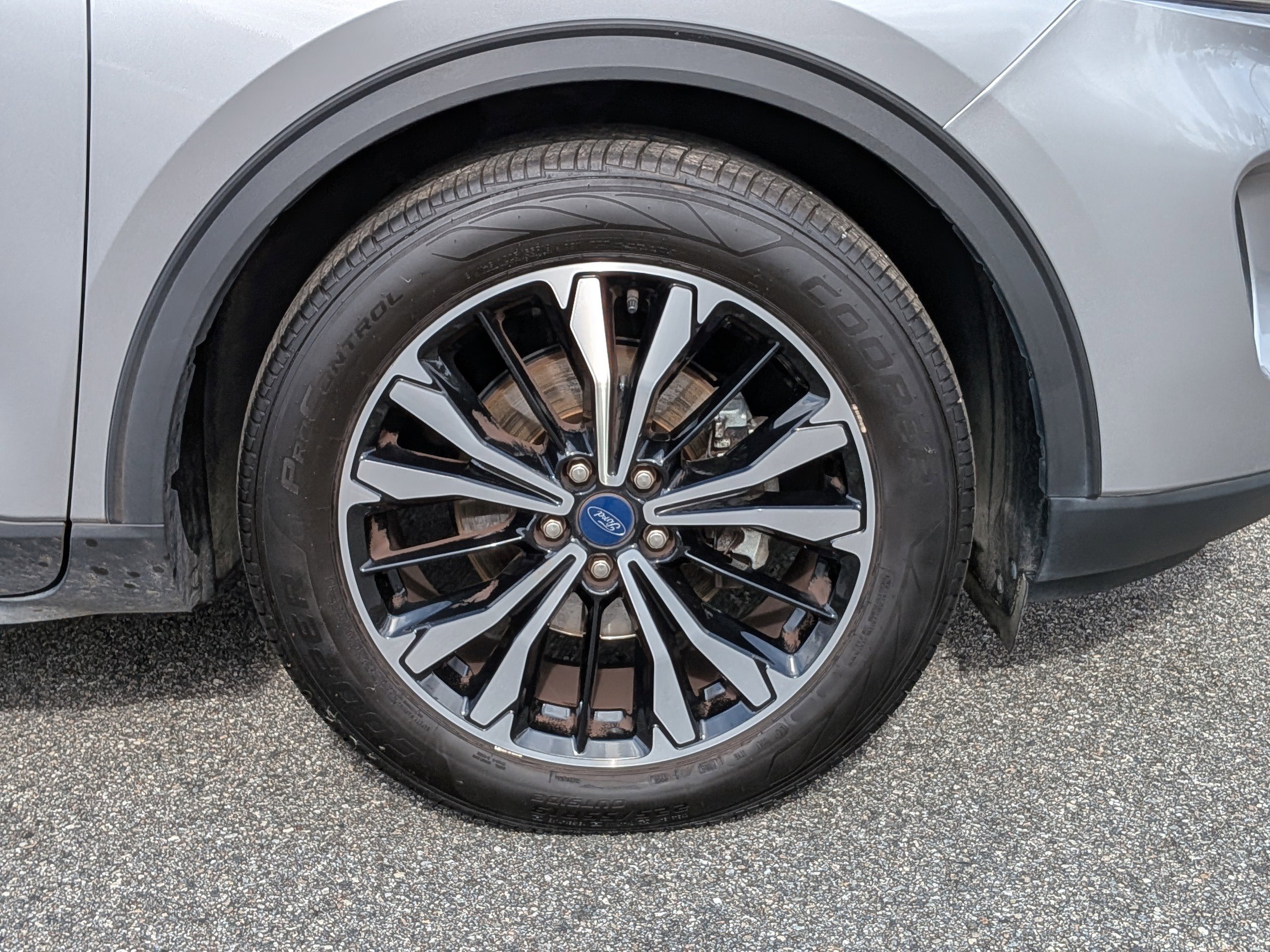 Used 2021 Ford Escape SE w/ SE Sport Appearance Package image 11