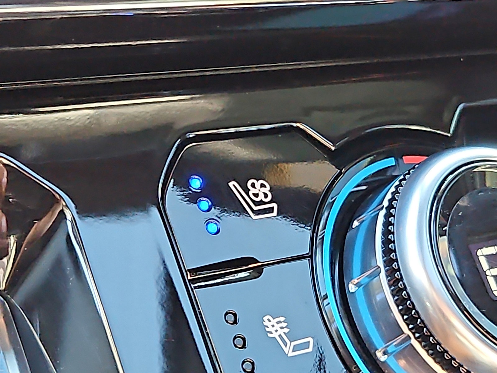 Used 2022 GMC Sierra 1500 AT4X image 24