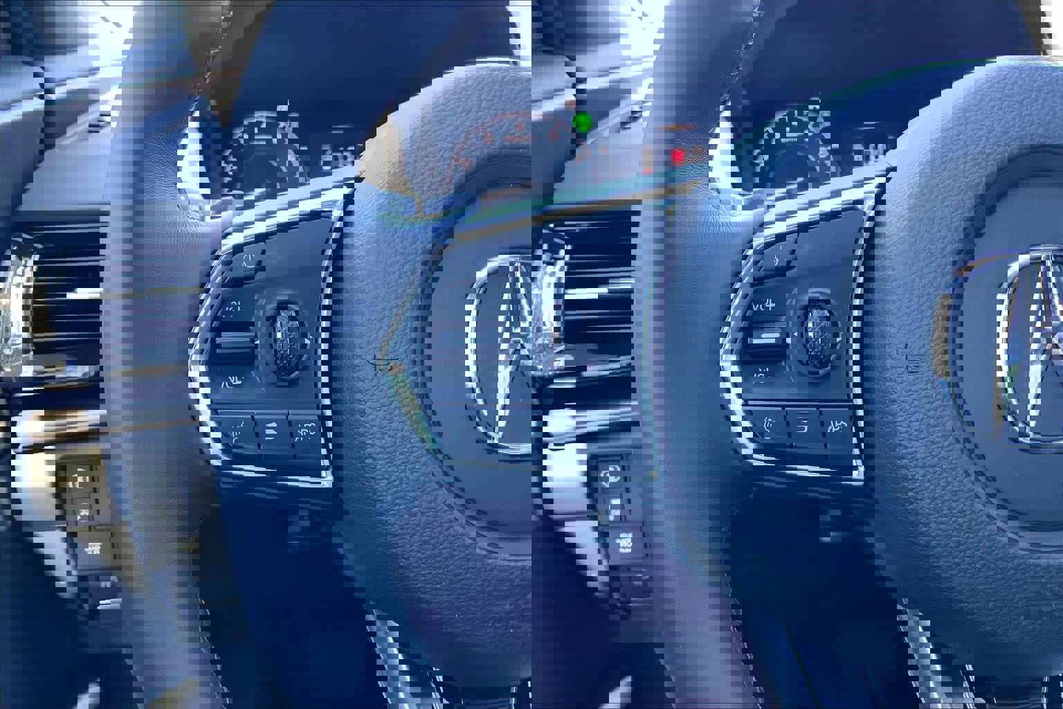 Used 2025 Acura RDX SH-AWD image 23