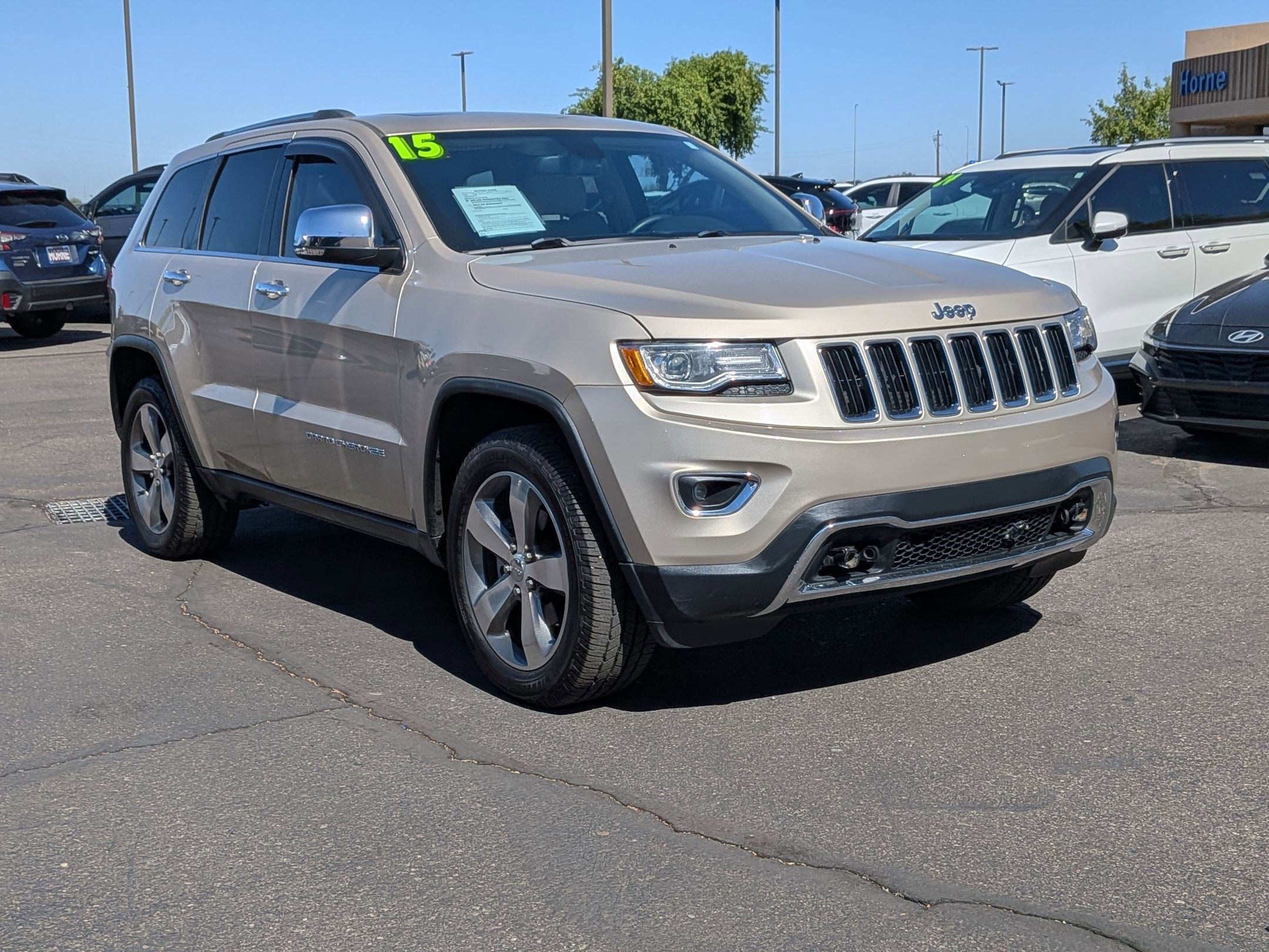Used 2015 Jeep Grand Cherokee Limited w/ Luxury Group II AWD/4WD image 3