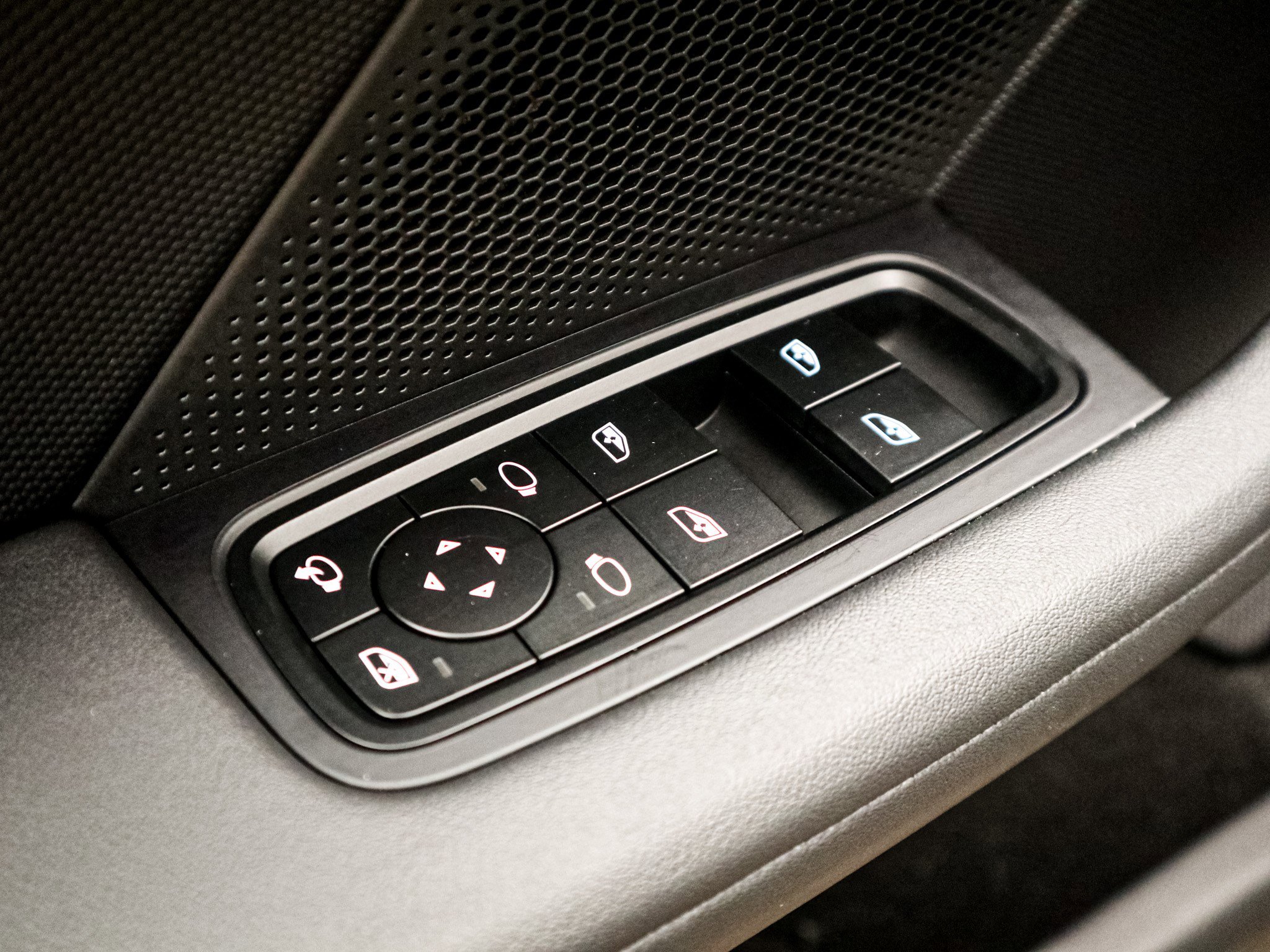 Used 2023 Porsche Taycan 4S image 15