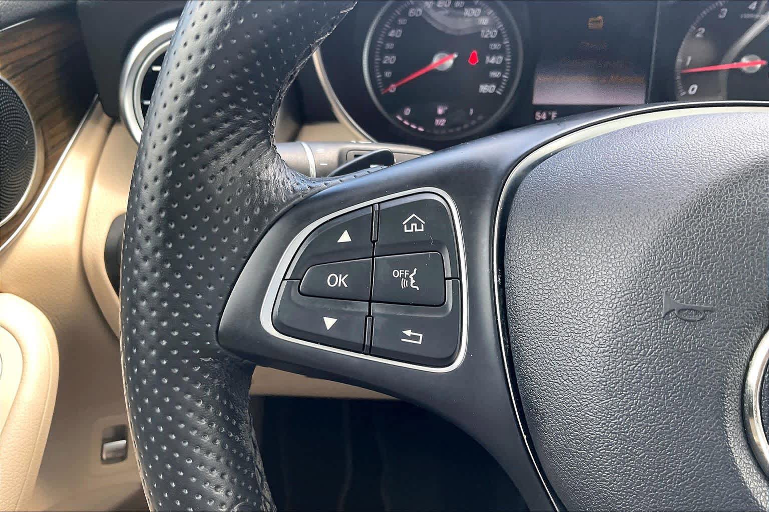 Used 2019 Mercedes-Benz GLC 300 4MATIC image 24