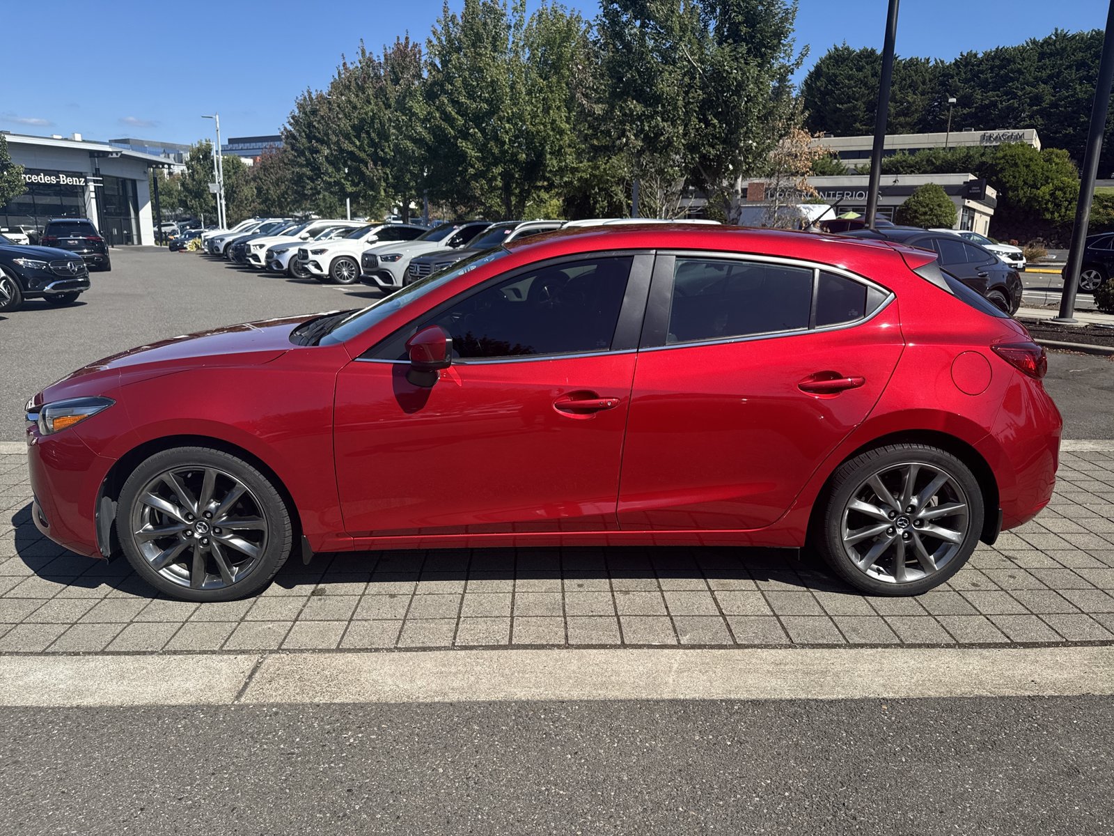 Used 2018 MAZDA MAZDA3 Touring FWD image 8