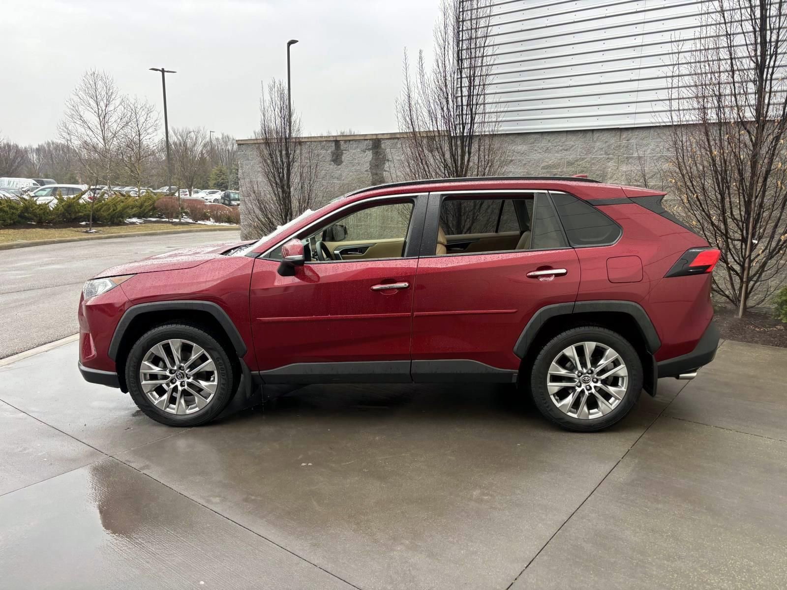 Used 2019 Toyota RAV4 Limited w/ Advanced Technology Package image 4