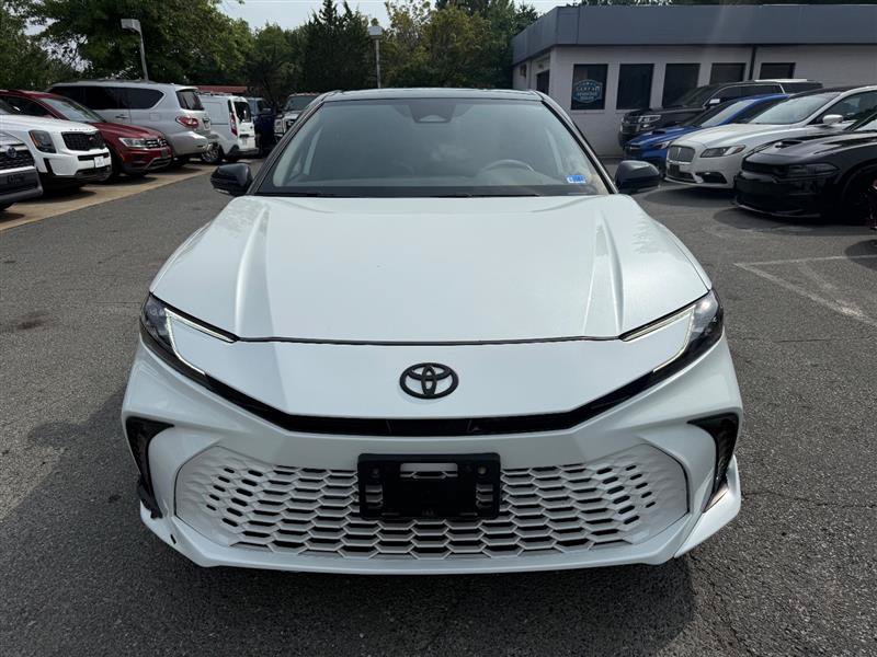 Used 2025 Toyota Camry XSE FWD image 3