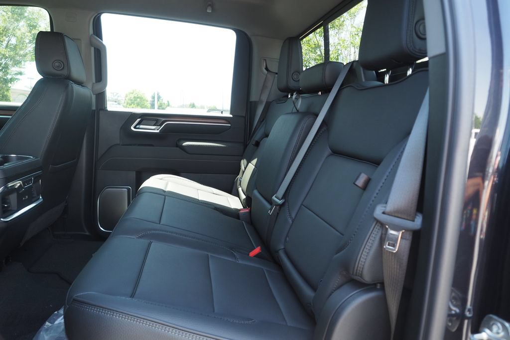 Used 2026 GMC Sierra 3500 Denali w/ Technology Package AWD/4WD image 16