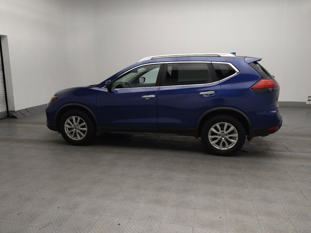 Used 2017 Nissan Rogue SV image 3