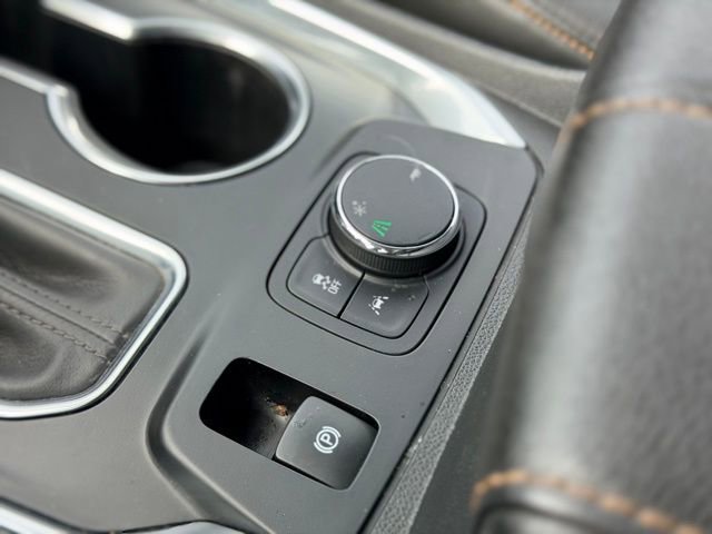 Used 2020 Chevrolet Traverse RS image 18