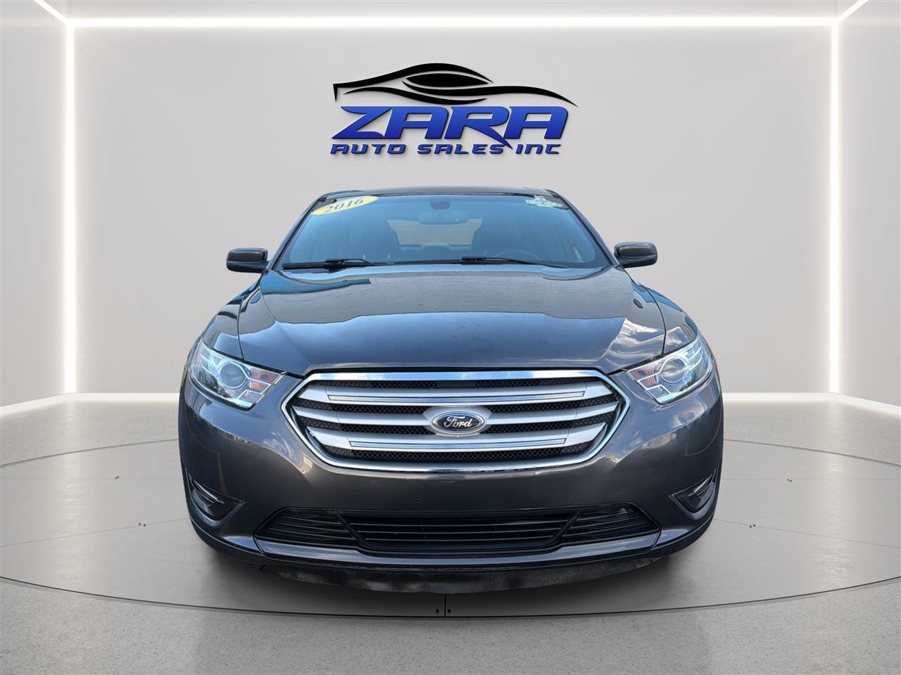 Used 2016 Ford Taurus SEL w/ Equipment Group 201A FWD image 2